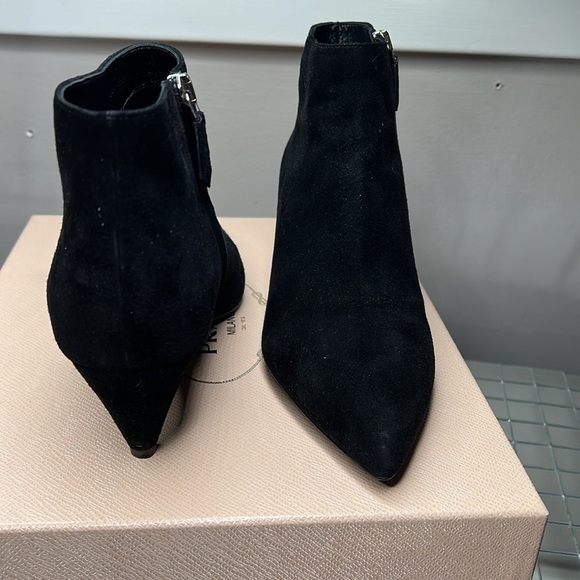 Prada Sz 7 Black Short Suede Kitten Heel Ankle Zip Pointed Toe 2” Heel Booties - Picture 6 of 13